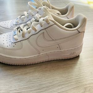 Nike white shoes excellent condition